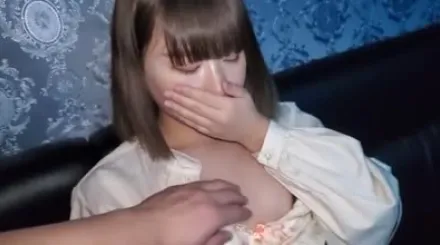 FC2-PPV-1730910 皮肤白皙胸部丰满的本地偶像