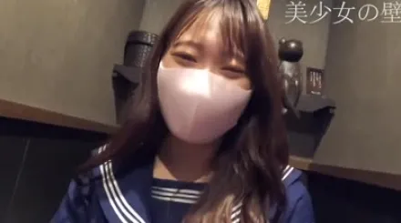 FC2-PPV-1599629 穿着怀旧的水手服在厕所里口交忍不住直接插入