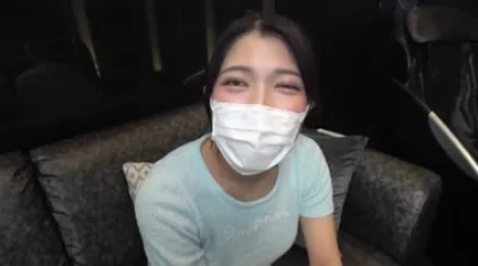 FC2-PPV-4817305 与身材苗条胸部丰满的雫进行原始性爱