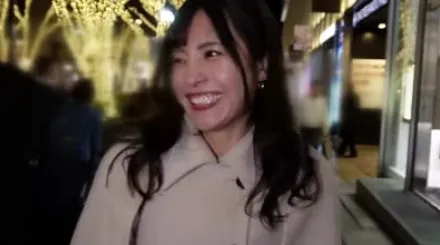 FC2-PPV-4564870 狂喷潮美女魔性生插中出