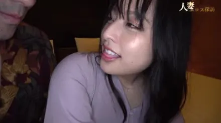 FC2-PPV-4589353 腋下汗水止不住的丰腴人妻