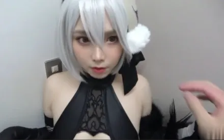 真實害羞女Coser的本性出人意料的反差
