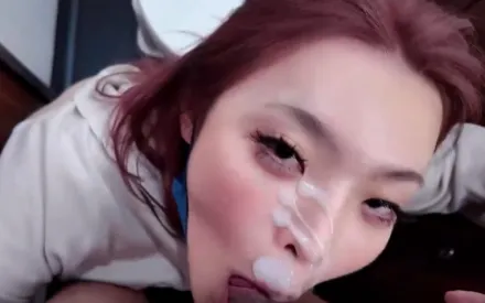 在高鐵上為小哥哥口交 Kitty