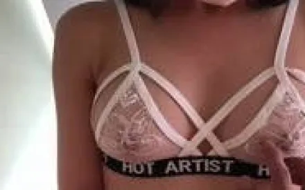 FC2-PPV-4598143 她拥有美丽的乳房和丰满的臀部