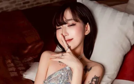 与刚交往的女友约定好要试用一下彼此的身体我肯定是狂抽猛送让她离不开我 艾嫣