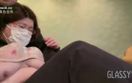 FC2-PPV-4685127 为缺乏经验的员工进行中出和口交