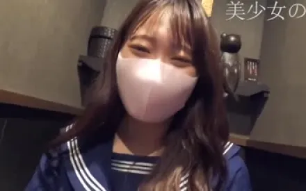 FC2-PPV-1599629 穿着怀旧的水手服在厕所里口交忍不住直接插入