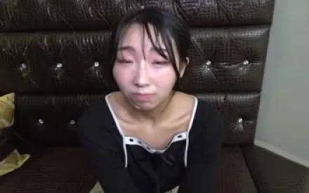 FC2-PPV-4825382 从头到尾的淫秽氛围让她下身兴奋不已