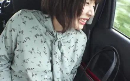 FC2-PPV-1474405 热情奔放荡妇的暴露之旅